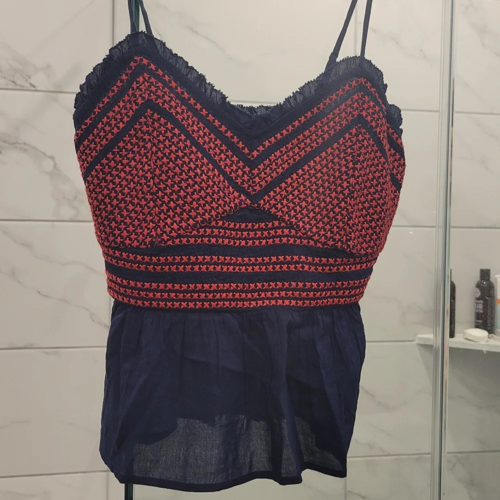 ▪️Embroidered Smocked Tank Top - Picture 3 of 4